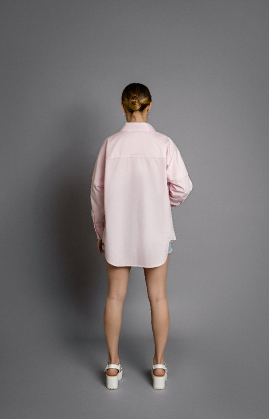 makö women's oversized pink pearl basic shirt, perfect for a classic and versatile wardrobe essential.