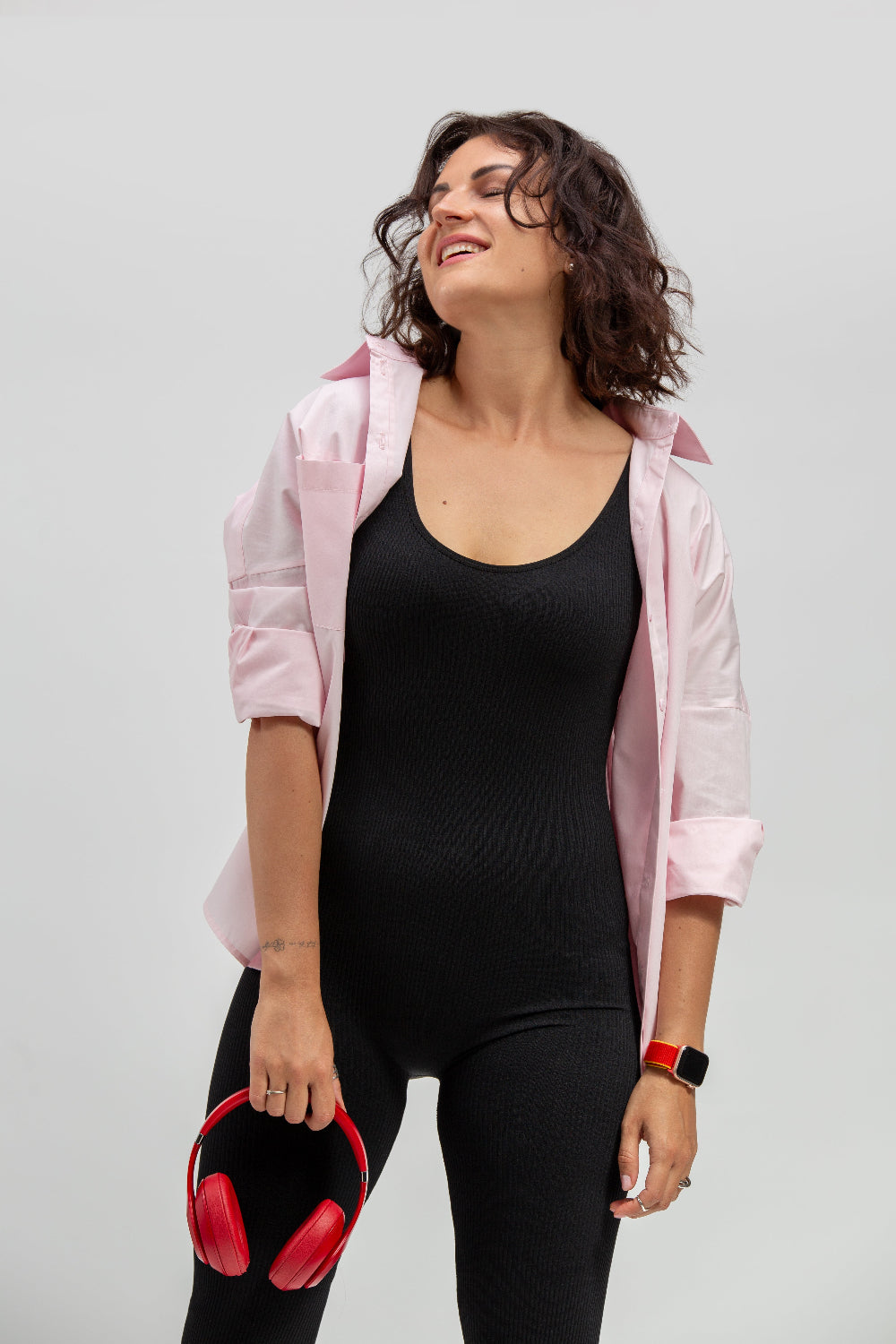makö women's oversized pink pearl basic shirt, perfect for a classic and versatile wardrobe essential.
