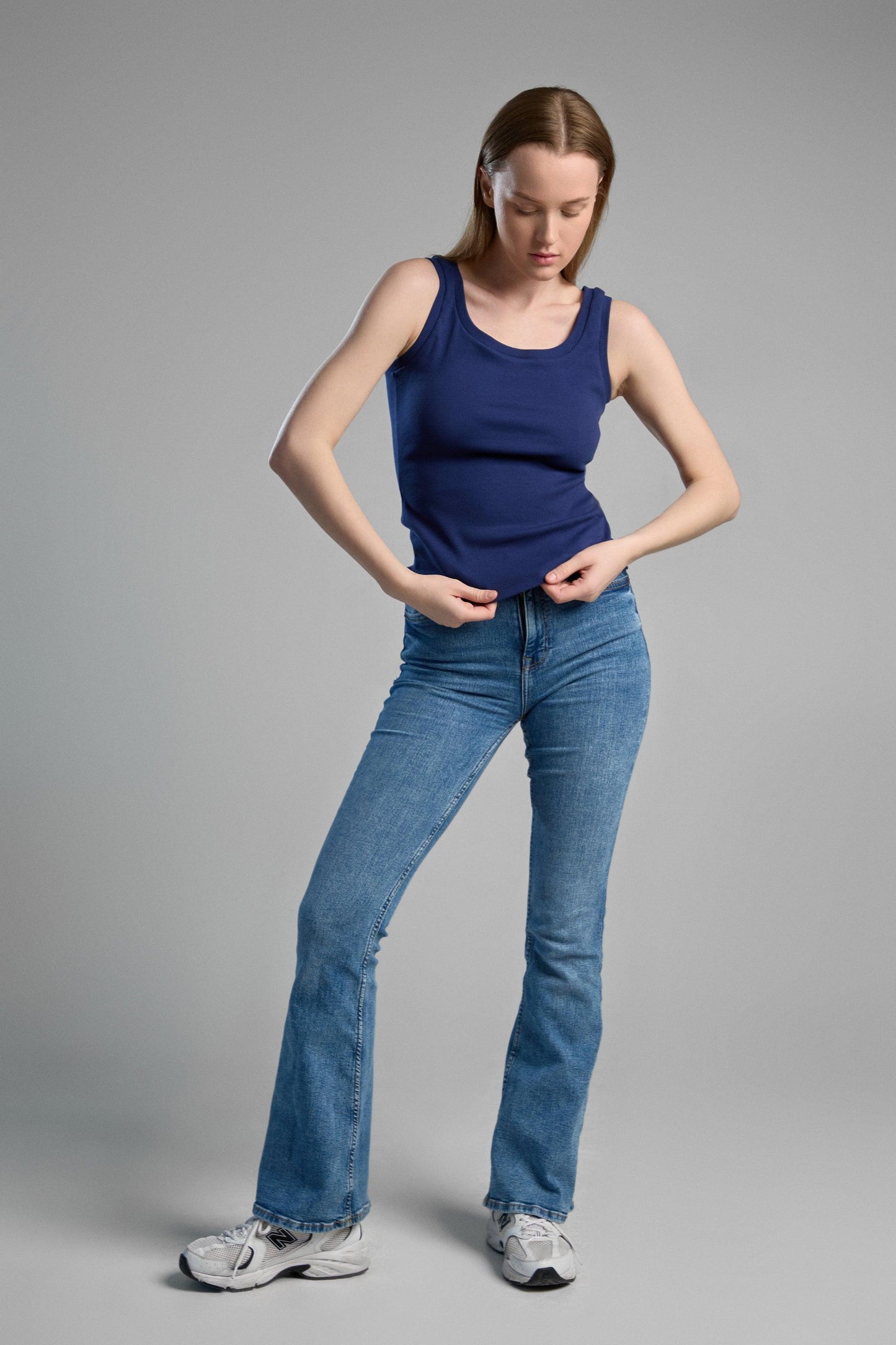 Recycled cotton women's basic tank top from makö with scoop neck, ideal for summer outfits, office, and casual style
